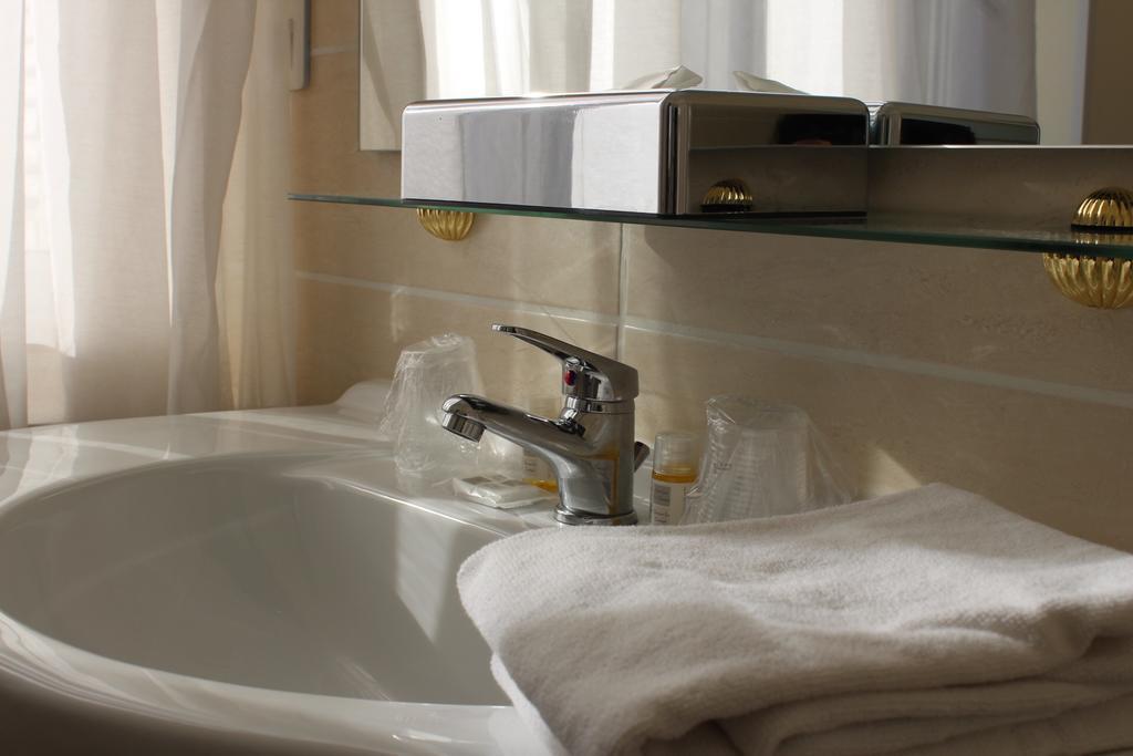 Hotel Rabelais Tours Dış mekan fotoğraf